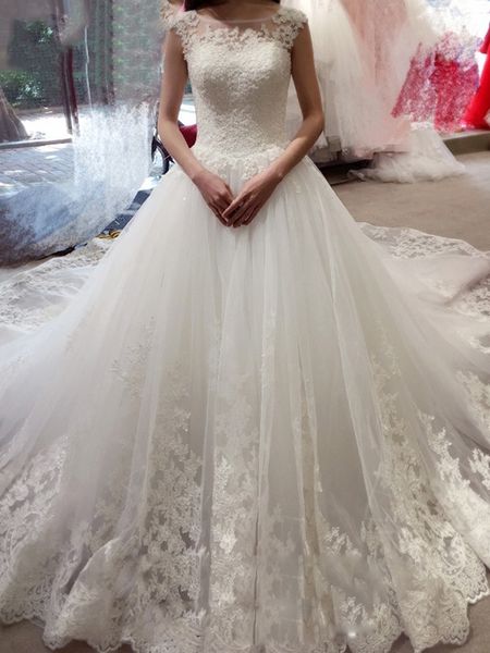 charming illusion neckline appliques lace ball gown wedding dresses with train buttons back wedding bridal gowns robe de mariage plus size, White
charming illusion neckline appliques lace ball gown wedding dresses with train buttons back wedding bridal gowns robe de mariage plus size, White