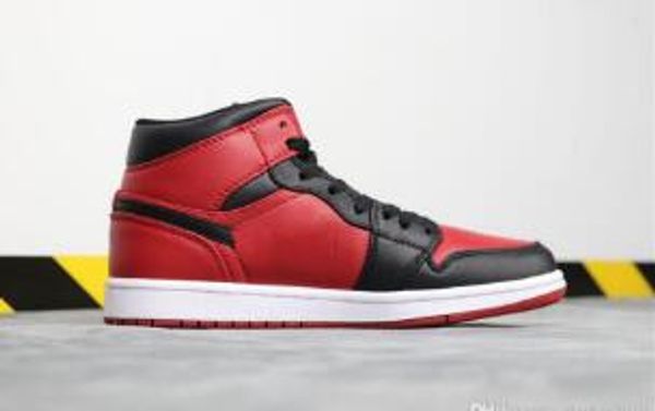 men women 1 basketball shoes 1s og black red forbid sports sneakers athletic shoes with box
men women 1 basketball shoes 1s og black red forbid sports sneakers athletic shoes with box