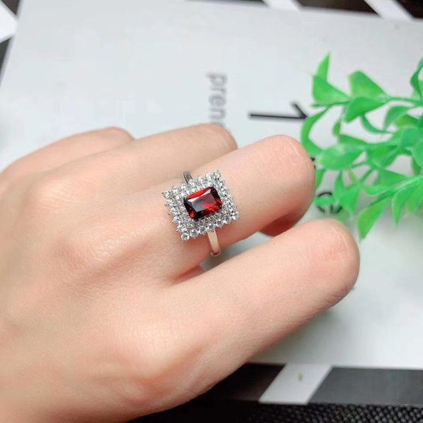 new wine red garnet gemstone ring with silver for women ornament birthday anniversary gift good cut rectangle fashion present, Golden;silver
new wine red garnet gemstone ring with silver for women ornament birthday anniversary gift good cut rectangle fashion present, Golden;silver
