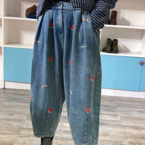 2020 spring autumn retro flower embroidery high waist denim harem pants female loose thin large size elastic waist ladies pants, Blue
2020 spring autumn retro flower embroidery high waist denim harem pants female loose thin large size elastic waist ladies pants, Blue