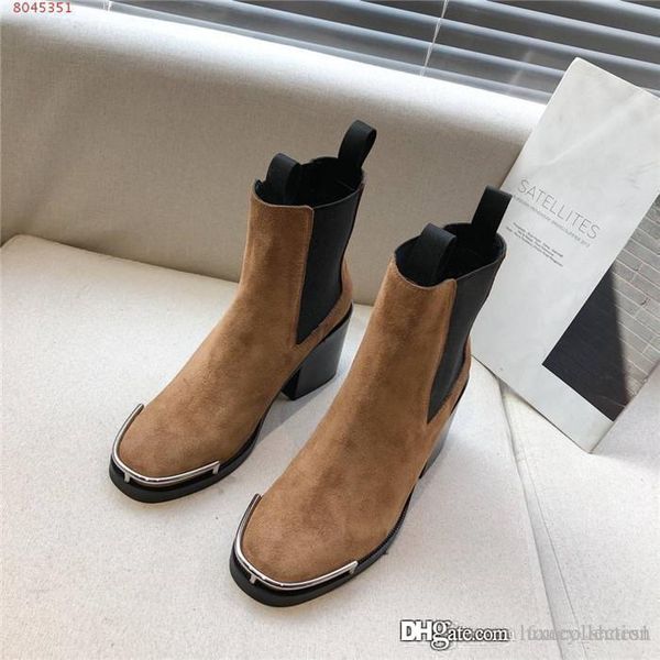 ladies leather metal-edged ankle boots mix match in autumn and winter thick heel short barrel high heel boots,complete set of shoe box, Black
ladies leather metal-edged ankle boots mix match in autumn and winter thick heel short barrel high heel boots,complete set of shoe box, Black