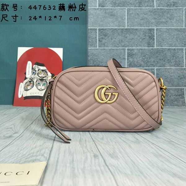 the single shoulder bag, classic fashion style, various colors, the choice for going out, size: 24 *13*7 cm, d130 ing
the single shoulder bag, classic fashion style, various colors, the choice for going out, size: 24 *13*7 cm, d130 ing