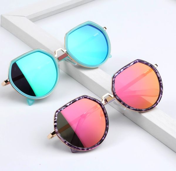 2020 new kids summer sunglasses girls polygon metal frame adumbral glasses children uv protection beach shade accessories c6360, Blue
2020 new kids summer sunglasses girls polygon metal frame adumbral glasses children uv protection beach shade accessories c6360, Blue