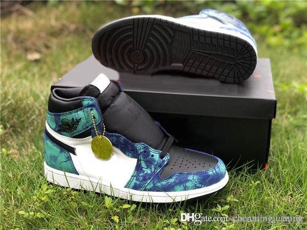 top air aauthentic 1 high og retro wmns tie-dye баскетбол обувь aurora green женщина мужчина 1s спорт кроссовки cd0461-100 с оригинальной ко
top air aauthentic 1 high og retro wmns tie-dye баскетбол обувь aurora green женщина мужчина 1s спорт кроссовки cd0461-100 с оригинальной ко