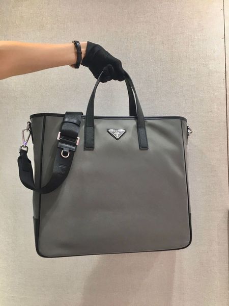 new classic lady's handbag 7a high-end custom quality handbag fashion business casual style silver metal accessories with detachable lo
new classic lady's handbag 7a high-end custom quality handbag fashion business casual style silver metal accessories with detachable lo