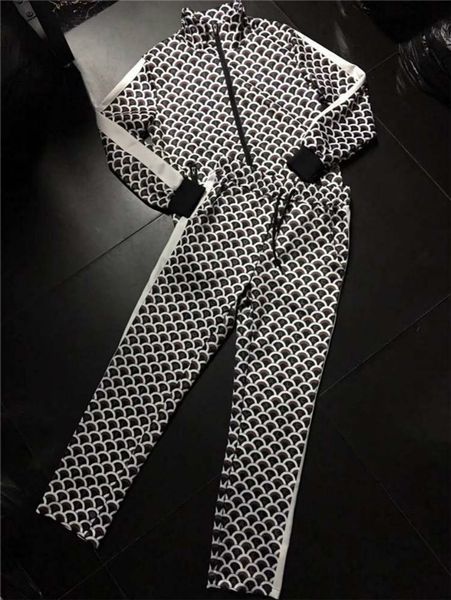 mens designer tracksuit spring autumn brand jackt hoodie sets print spot tracksuit for men fashion style zipper coat 2020, Gray
mens designer tracksuit spring autumn brand jackt hoodie sets print spot tracksuit for men fashion style zipper coat 2020, Gray