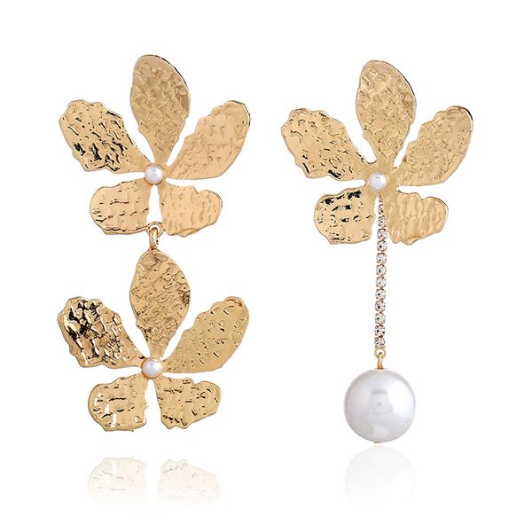european and american fashion jewelry gold-plated flower pendant earrings personality fashion long pearl earrings, Golden
european and american fashion jewelry gold-plated flower pendant earrings personality fashion long pearl earrings, Golden