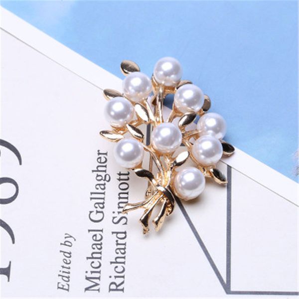 european and american fashion pearl brooch high-grade alloy clothing accessories brooch pin christmas gifts for women, Gray
european and american fashion pearl brooch high-grade alloy clothing accessories brooch pin christmas gifts for women, Gray