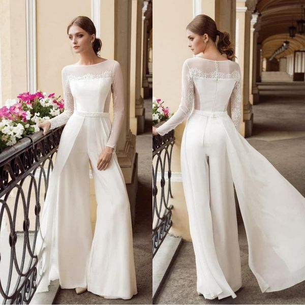 2020 white bohemian jumpsuit lace wedding dresses jewel neck long sleeves beach bridal gowns floor length chiffon boho vestido de novi
2020 white bohemian jumpsuit lace wedding dresses jewel neck long sleeves beach bridal gowns floor length chiffon boho vestido de novi