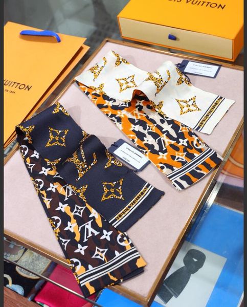 atest design silk hair band 2020 wholesale hair band women printed silk hair band fashion bag strap, Blue;gray
atest design silk hair band 2020 wholesale hair band women printed silk hair band fashion bag strap, Blue;gray