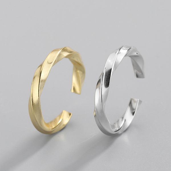 s925 sterling silver mobius twisted ring index finger thumb ring simple personality smooth intertwined, Golden;silver
s925 sterling silver mobius twisted ring index finger thumb ring simple personality smooth intertwined, Golden;silver