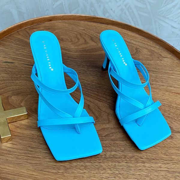 new design narrow band flip flops summer slippers women high heels square toe sandals mules 2020 new kitten heels slides female, Black
new design narrow band flip flops summer slippers women high heels square toe sandals mules 2020 new kitten heels slides female, Black