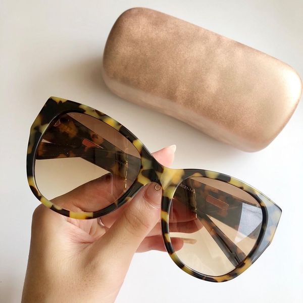 design sunglasses - imported from italy with plate 3d ribbed mirror legs 71322 fashionable sunglasses size 53-21-140, White;black
design sunglasses - imported from italy with plate 3d ribbed mirror legs 71322 fashionable sunglasses size 53-21-140, White;black
