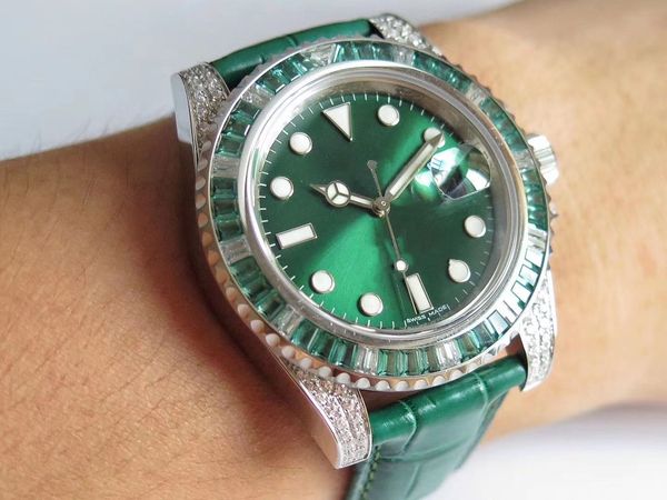 n the highest version of v10 in n factory is 904l. the bezel has been modified to carry a really high clarity color gemstone bezel, Slivery;brown
n the highest version of v10 in n factory is 904l. the bezel has been modified to carry a really high clarity color gemstone bezel, Slivery;brown