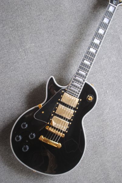 custom bright black, three pickups guitar can also be shipped -during ncp(pay a small freight charge)there's nothing we can't make
custom bright black, three pickups guitar can also be shipped -during ncp(pay a small freight charge)there's nothing we can't make