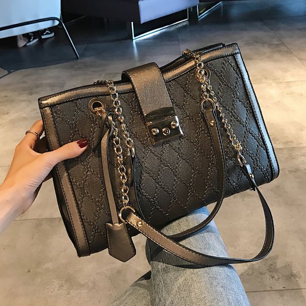 european fashion retro female tote bag 2018 new quality pu leather women's designer large handbag lattice chain shoulder bags
european fashion retro female tote bag 2018 new quality pu leather women's designer large handbag lattice chain shoulder bags