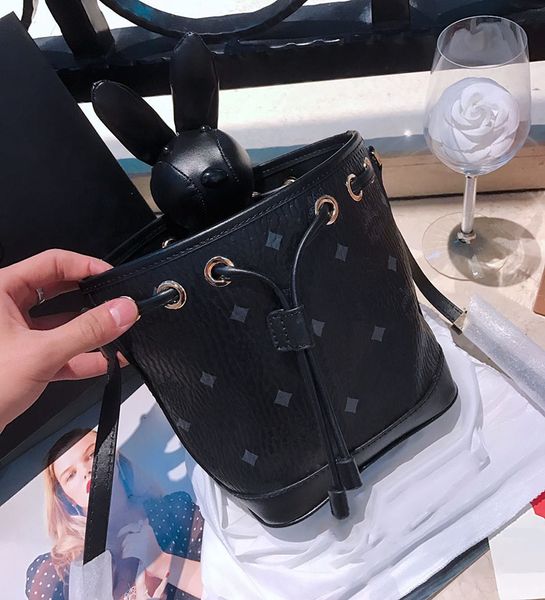 кожаные сумки роскошные сумки 2019 новая мода животное нарисовать строку сумка женская дизайнер небольшой кроссбоди сумки
кожаные сумки роскошные сумки 2019 новая мода животное нарисовать строку сумка женская дизайнер небольшой кроссбоди сумки