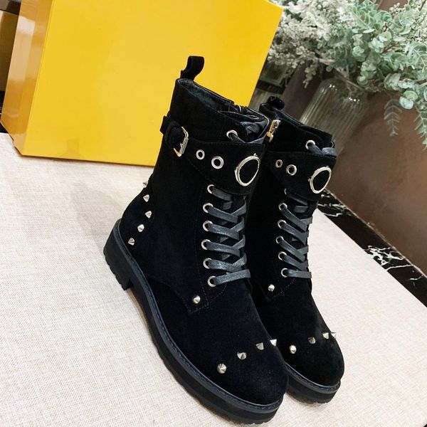 2019 net red same paragraph wild fashionable women 8-inch black boots size 35-40 factory direct original packaging
2019 net red same paragraph wild fashionable women 8-inch black boots size 35-40 factory direct original packaging