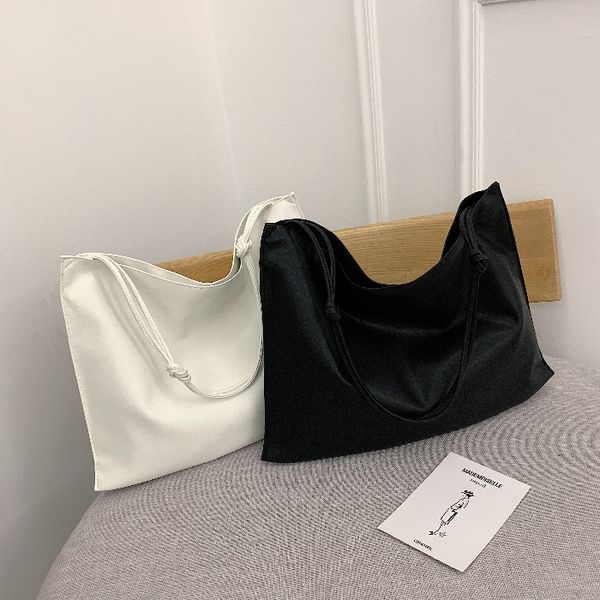 2019 new pattern soft leather bag korean solid color knot straps magnetic buckle rectangle single shoulder package
2019 new pattern soft leather bag korean solid color knot straps magnetic buckle rectangle single shoulder package