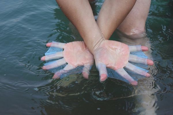 silicone hand swimming fins flippers swim palm finger webbed gloves paddle s m l
silicone hand swimming fins flippers swim palm finger webbed gloves paddle s m l