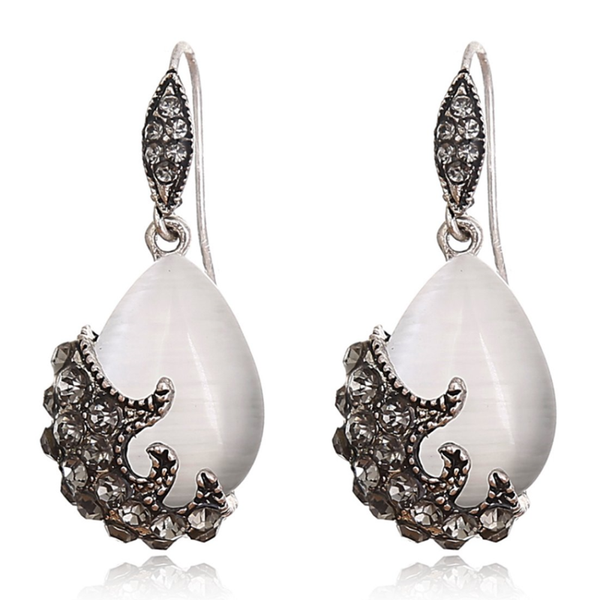 antique silver plated water drop white cat eye stone dangle earrings with rhinestone vintage style jewelry
antique silver plated water drop white cat eye stone dangle earrings with rhinestone vintage style jewelry
