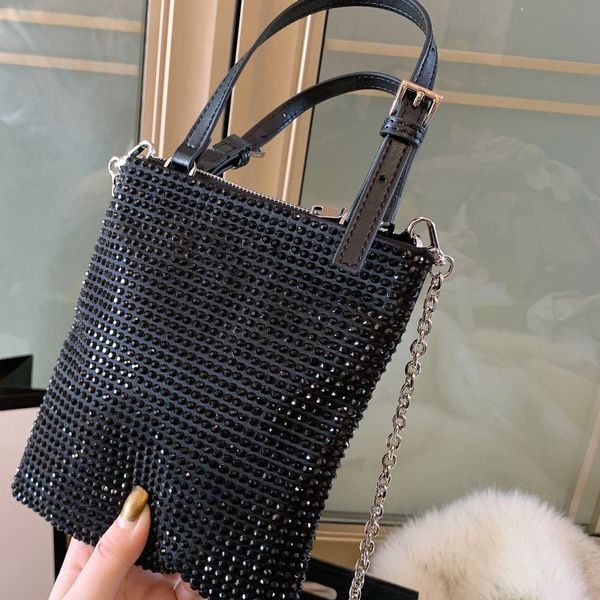 fashion women's shoulder bag crossbody handbag lady bucket handbag trend high grade fashion retro diamond nylon bag black
fashion women's shoulder bag crossbody handbag lady bucket handbag trend high grade fashion retro diamond nylon bag black