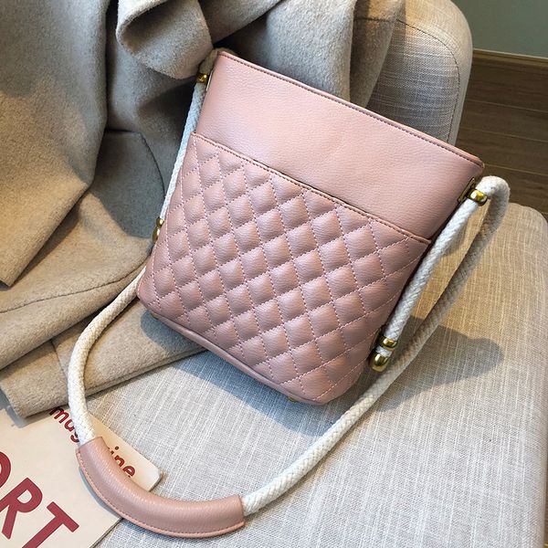 personality simple casual shoulder bag female 2019 new autumn and winter fashion messenger bucket bag quilted threads
personality simple casual shoulder bag female 2019 new autumn and winter fashion messenger bucket bag quilted threads