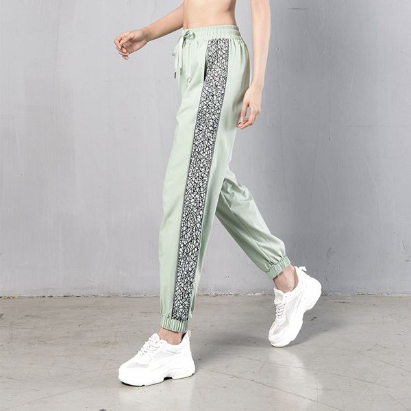 cretkoav autumn winter new fitness pants women's yoga pant quick-drying loose colorful reflective pants running training, White;red
cretkoav autumn winter new fitness pants women's yoga pant quick-drying loose colorful reflective pants running training, White;red