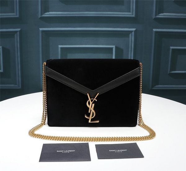 2019fashion classic ladies handbag leather ladies chain handbag size 26*16.5*5.5cm
2019fashion classic ladies handbag leather ladies chain handbag size 26*16.5*5.5cm