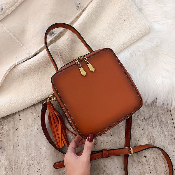 2019 fashion ins shoulder bag retro handbag style tassel tilt small square bag
2019 fashion ins shoulder bag retro handbag style tassel tilt small square bag
