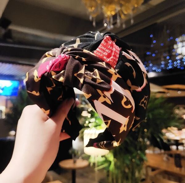 print women headband spring and summer retro headbands letters head hoop hair ring hair accessories wholesale, Black;brown
print women headband spring and summer retro headbands letters head hoop hair ring hair accessories wholesale, Black;brown