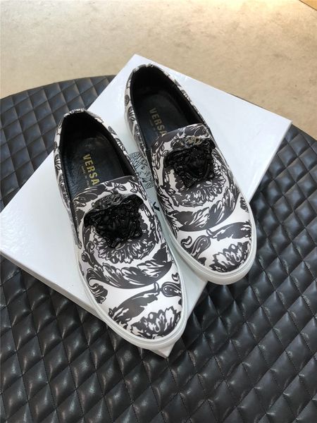 luxurious designer versace shoes fashion classic printing with letter metal button driving shoe casual loafers mens shoes, Black
luxurious designer versace shoes fashion classic printing with letter metal button driving shoe casual loafers mens shoes, Black