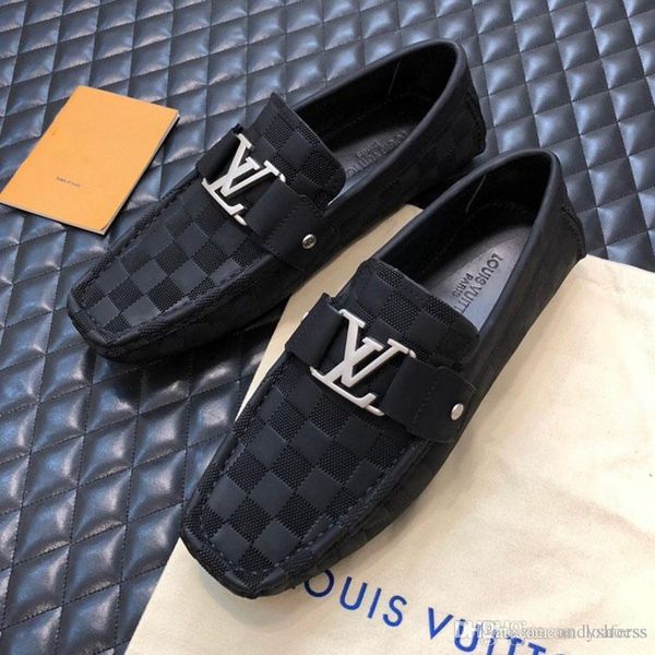 luxury men dress shoes fashion sneakers embossing leather flat metal button peas shoes casual running shoes for men with original box, Black
luxury men dress shoes fashion sneakers embossing leather flat metal button peas shoes casual running shoes for men with original box, Black