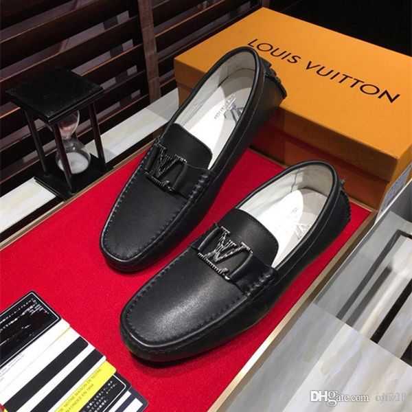 newst mens dress shoes luxurious brand designers shoes for men brogue shoe black leather with gold thread embroidered 38-44
newst mens dress shoes luxurious brand designers shoes for men brogue shoe black leather with gold thread embroidered 38-44