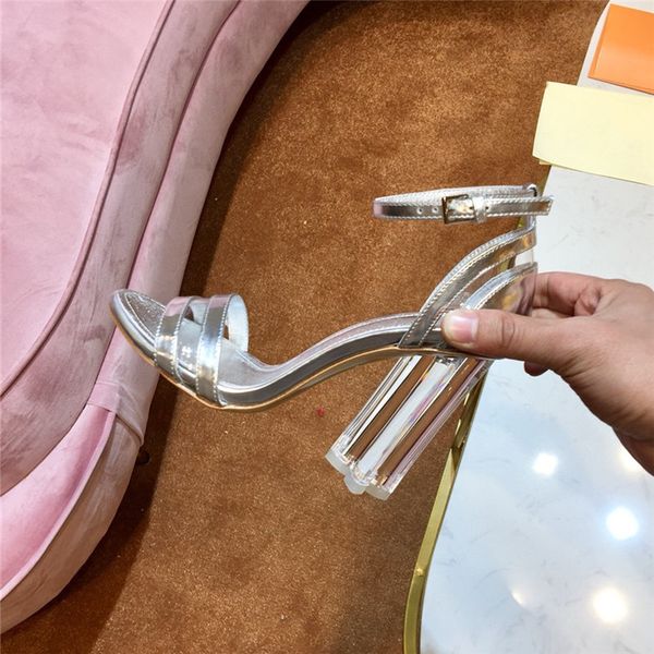 classic sandals lady summer 2019 designer's luxury dsigner brand sandals large size real leather high-heeled women's shoes, Black
classic sandals lady summer 2019 designer's luxury dsigner brand sandals large size real leather high-heeled women's shoes, Black