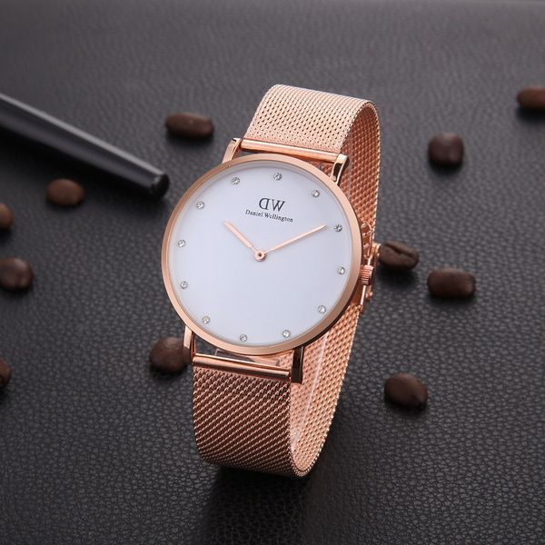 Fashion Girls Стальная полоса Daniel Wellington часы 32 мм женские часы 40 мм Мужчины Роскошные кв 
Fashion Girls Стальная полоса Daniel Wellington часы 32 мм женские часы 40 мм Мужчины Роскошные кв