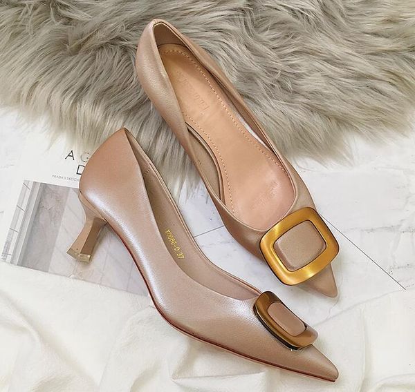 designer women brand hight heel shoes pumps wedding party nude black stiletto sequined hight heel temperament fashion luxury dress shoe
designer women brand hight heel shoes pumps wedding party nude black stiletto sequined hight heel temperament fashion luxury dress shoe