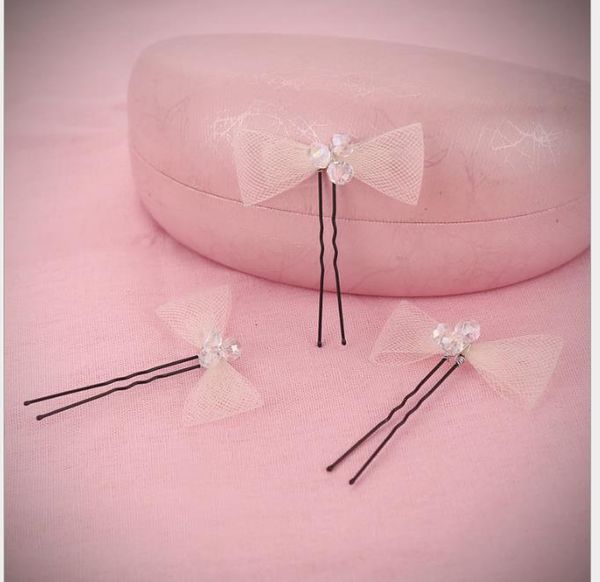 pearl bow hairpin bride crystal headdress white wedding dress accessories bride handmade headdress, Slivery;golden
pearl bow hairpin bride crystal headdress white wedding dress accessories bride handmade headdress, Slivery;golden