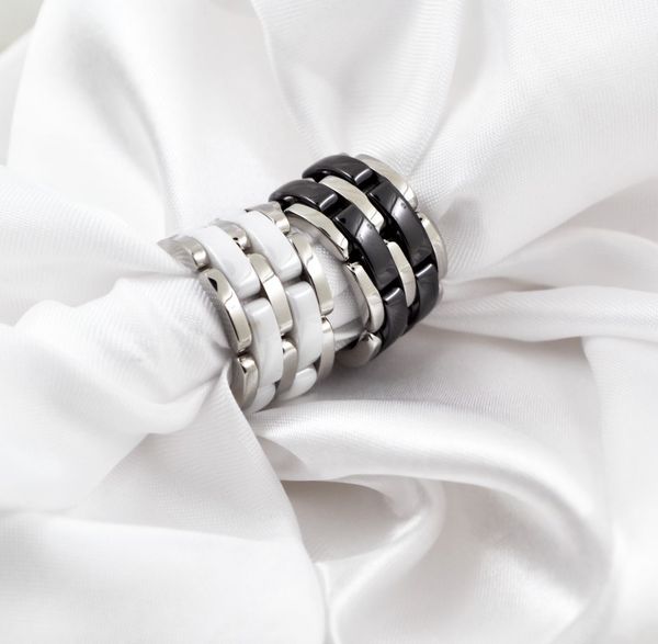 classic single row ceramic ring black and white ceramic men's and women's couple ring / finger wedding ring, Golden;silver
classic single row ceramic ring black and white ceramic men's and women's couple ring / finger wedding ring, Golden;silver