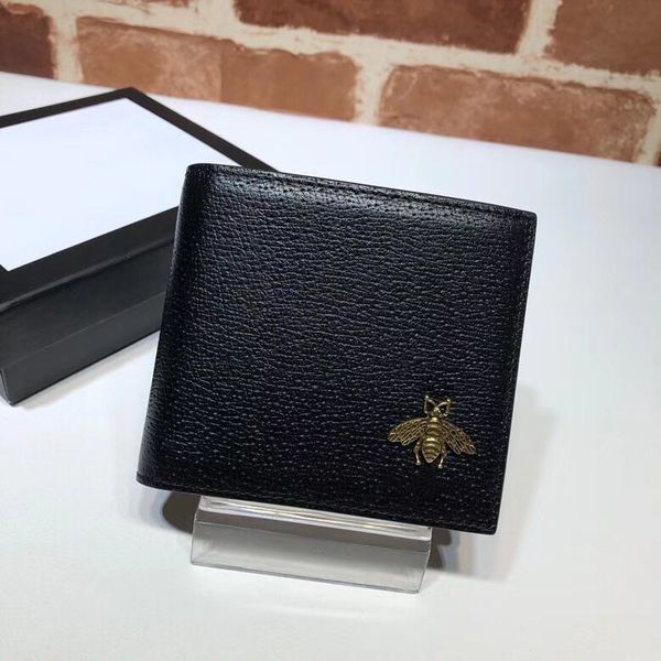 new 2021 famous fashion brand men's short leather purse decorated with chic metal bee detail purse quality, Red;black
new 2021 famous fashion brand men's short leather purse decorated with chic metal bee detail purse quality, Red;black