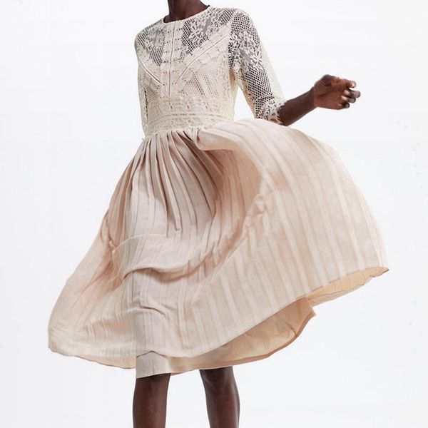 qz05 new spanish design o neck lace patchwork pleated fairy dress women solid color sweet vestidos, Black;gray
qz05 new spanish design o neck lace patchwork pleated fairy dress women solid color sweet vestidos, Black;gray