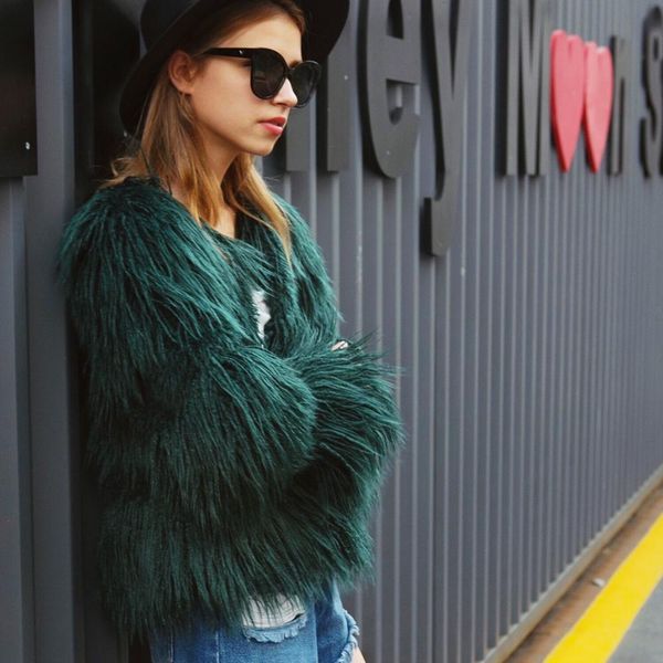 new women's fur jacket imitation wool imitation fur coat coat cotton plush, Black
new women's fur jacket imitation wool imitation fur coat coat cotton plush, Black