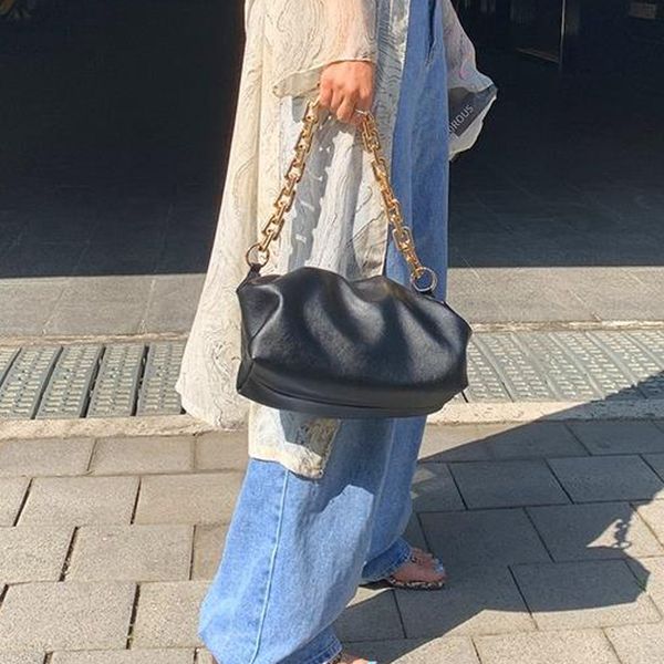 2020 new women's shoulder bag thick chain small square bag retro shoulder messenger female lock
2020 new women's shoulder bag thick chain small square bag retro shoulder messenger female lock
