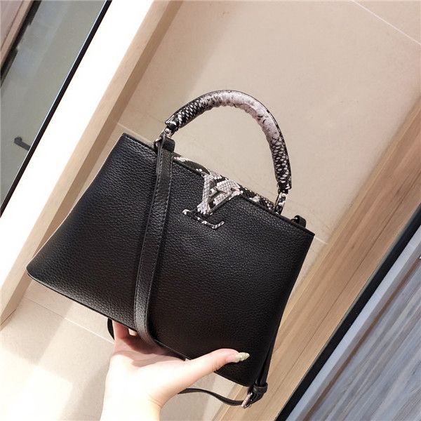 188727designer handbag leather classic fashion handbag card bag zero wallet men's and women's backpacks single shoulder bag11
188727designer handbag leather classic fashion handbag card bag zero wallet men's and women's backpacks single shoulder bag11