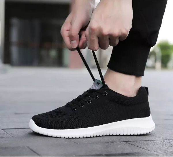 with socks discount fashion luxury men women running shoes black white breathable sports sneaker mens trainers designer casual shoes, White;red
with socks discount fashion luxury men women running shoes black white breathable sports sneaker mens trainers designer casual shoes, White;red
