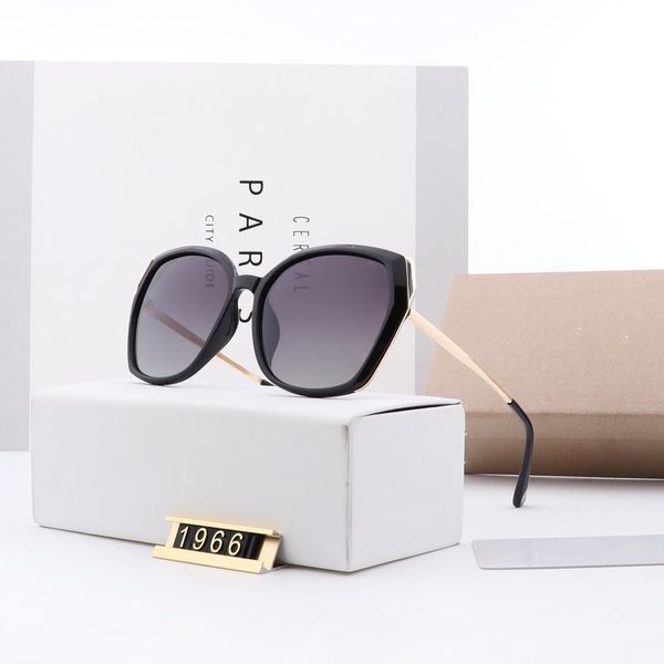 2020 polarizing sunglasses polaroid hd lenses tr-90 frames true color coating fashion trend 1966, White;black
2020 polarizing sunglasses polaroid hd lenses tr-90 frames true color coating fashion trend 1966, White;black