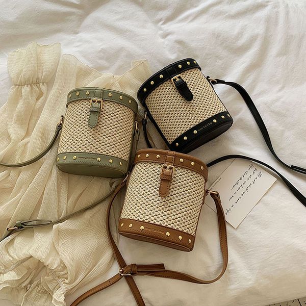 women beach rivet decorative straw bucket bag burlap square bag messenger cylindrical women messenger bags travel casual
women beach rivet decorative straw bucket bag burlap square bag messenger cylindrical women messenger bags travel casual
