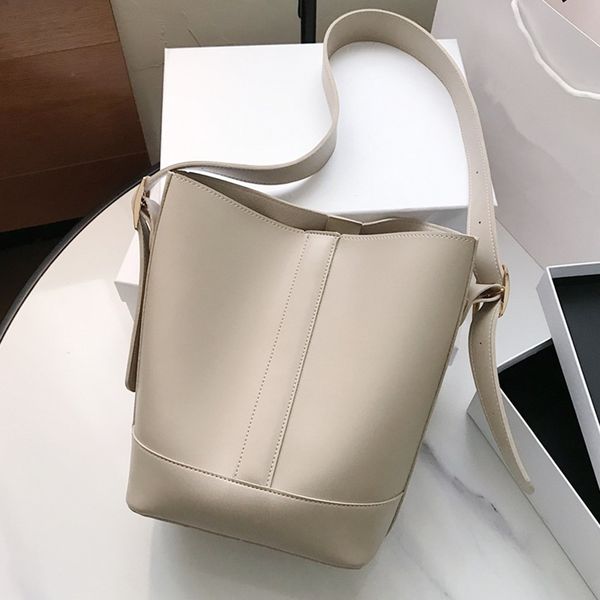 wide strap bucket shoulder bags for women large capacity female composite bags pu leather ladies messenger big handbag
wide strap bucket shoulder bags for women large capacity female composite bags pu leather ladies messenger big handbag