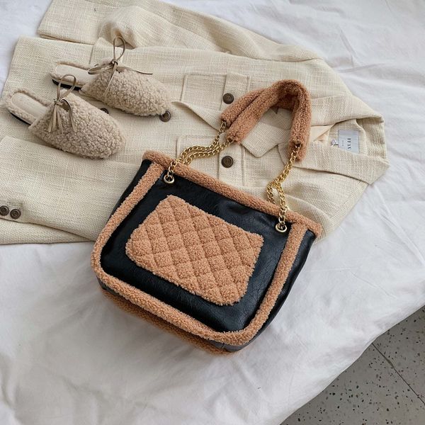 2019 winter new women's bag lamb wool shoulder bag fashion casual shopping tote tote big chain
2019 winter new women's bag lamb wool shoulder bag fashion casual shopping tote tote big chain