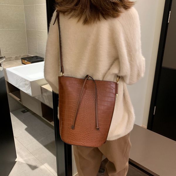 2019 new fashion spring plain women bag leather shoulder bucket bags for teenagerss girls shangfei/1
2019 new fashion spring plain women bag leather shoulder bucket bags for teenagerss girls shangfei/1